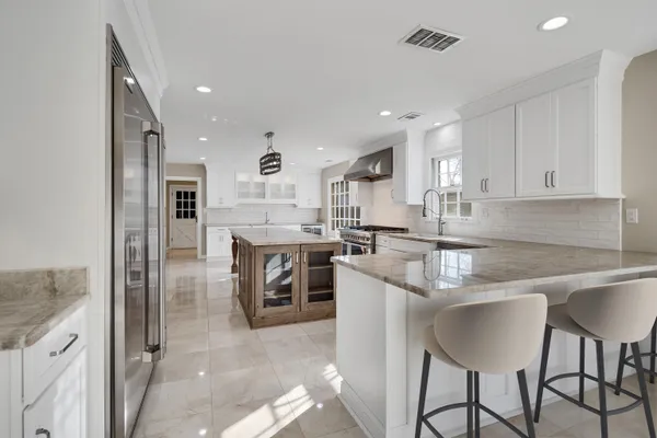 $775,000 | 2072 Kirby Road, Memphis, TN 38119