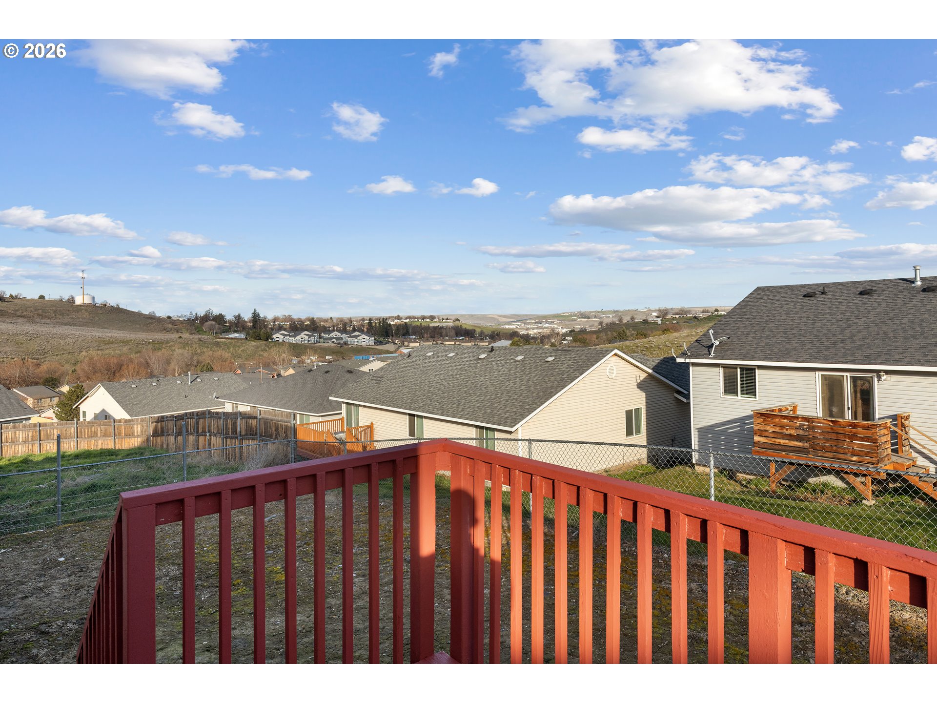1314 Southwest 11th Court Pendleton, OR 97801 - Photo 24 of 30 a balcony with an ocean view
