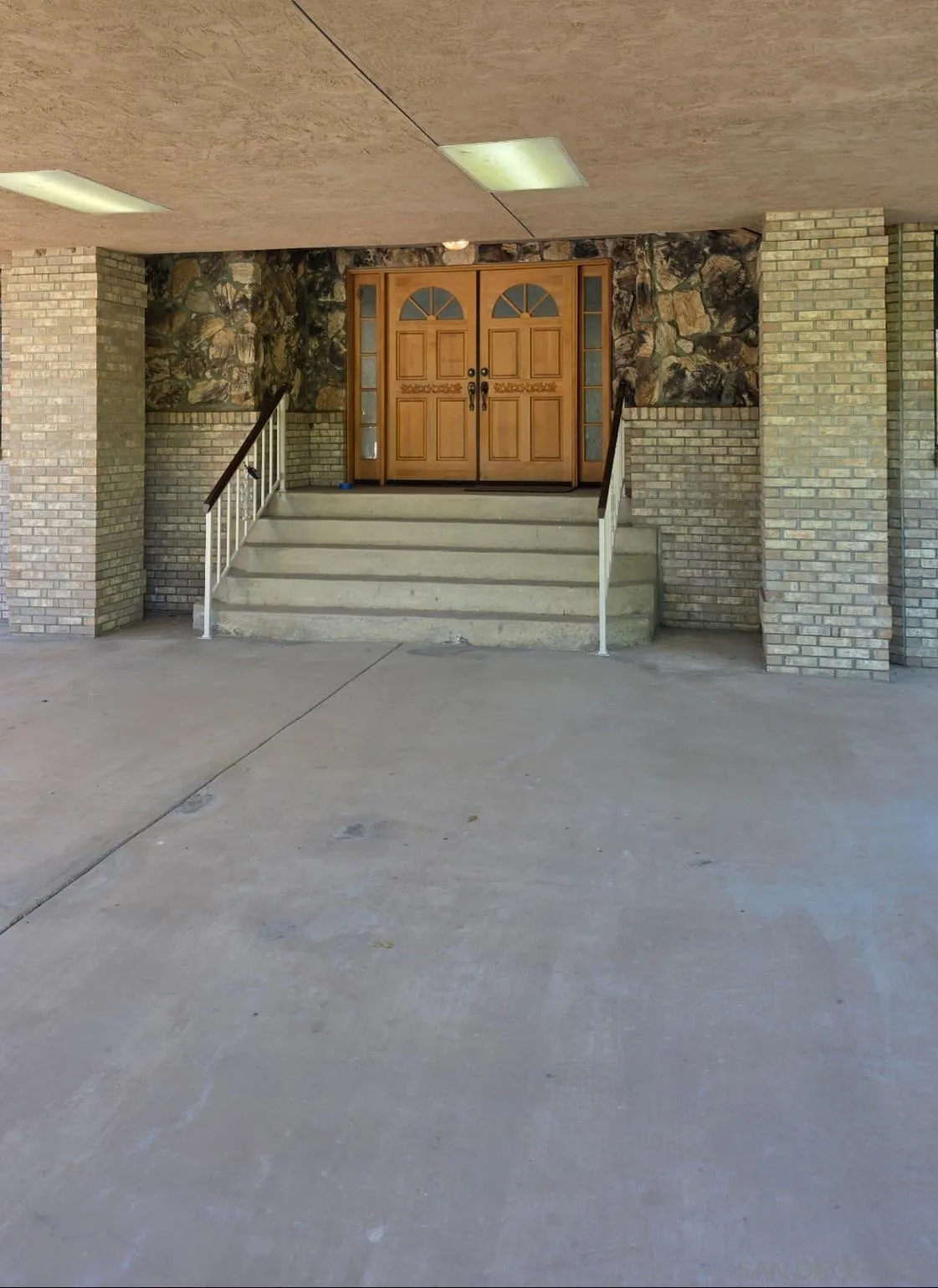3725 Via Cielo Azul Alpine, CA 91901 - Photo 36 of 37 a view of empty room with stairs