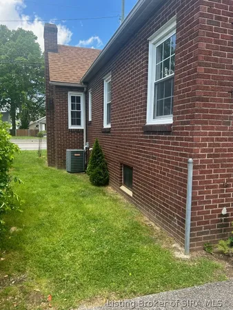 $179,000 | 1014 East 10th Street, Jeffersonville, IN 47130