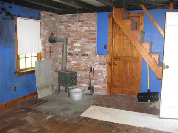 78 Daniels Road Rowley, MA 01969 - Photo 3 of 10 Gallery Image 3