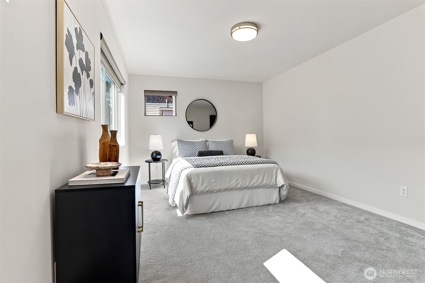 8527 Interlake Avenue North Seattle, WA 98103 - Photo 22 of 38 Gallery Image 22