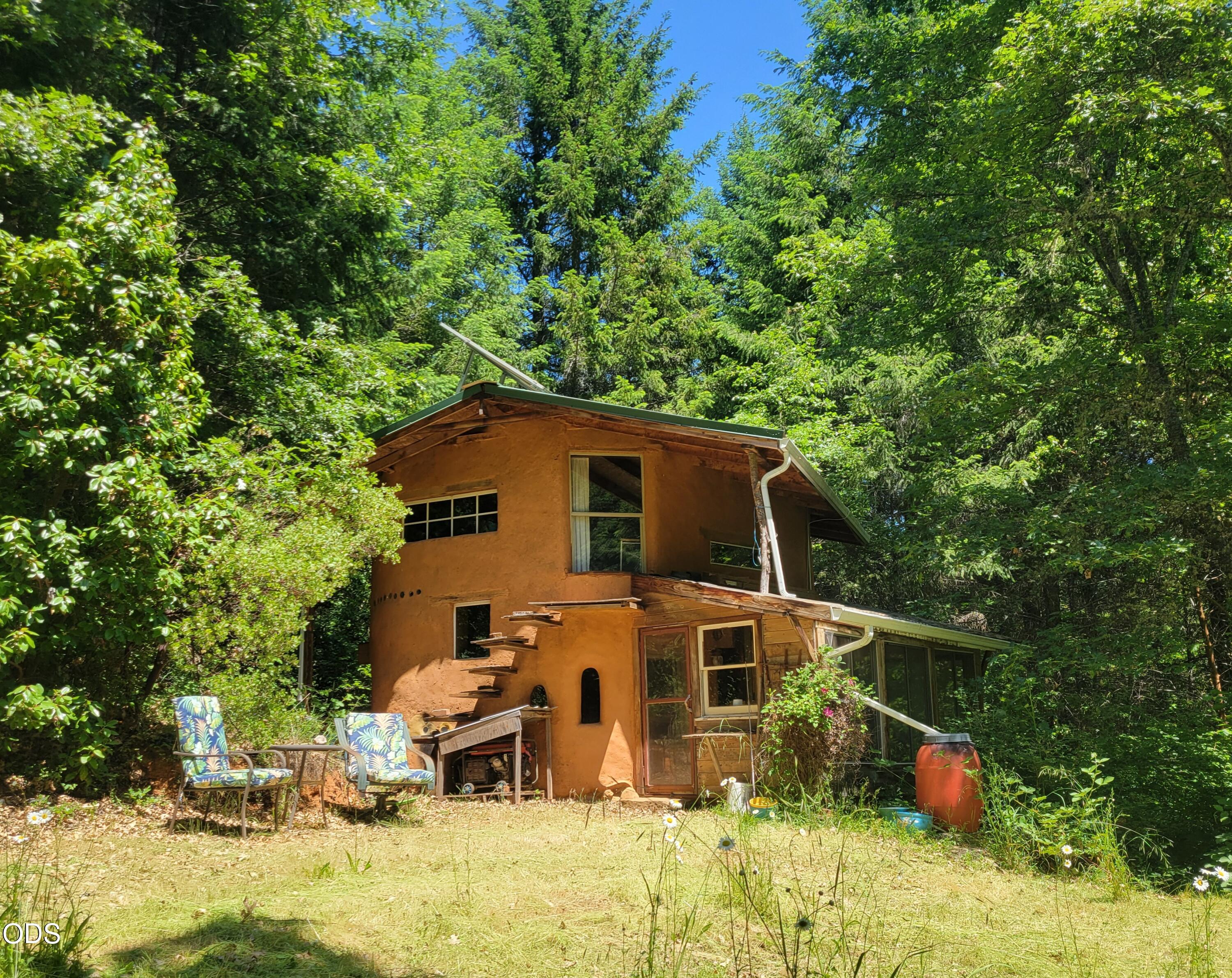 181 Brimstone Road Wolf Creek, OR 97497 - Photo 8 of 75