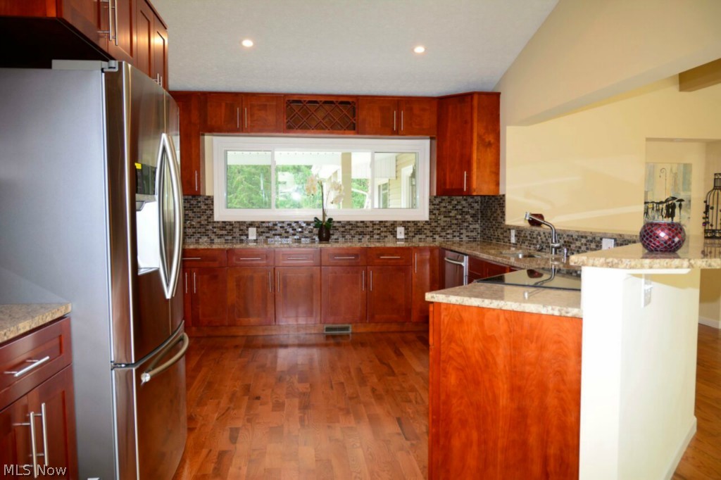 30226 Bolingbrook Road Pepper Pike, OH 44124 - Photo 12 of 25
