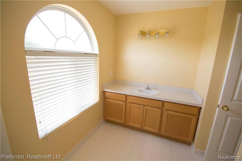 18270 West Eleven Mile Road Southfield, MI 48076 - Photo 46 of 52