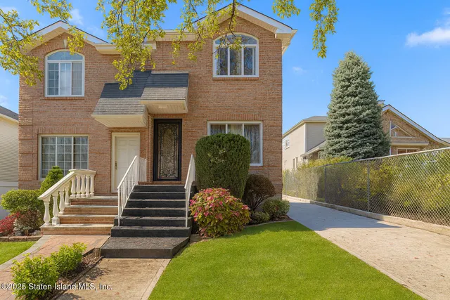 $825,000 | 29 Diaz Street | South Beach