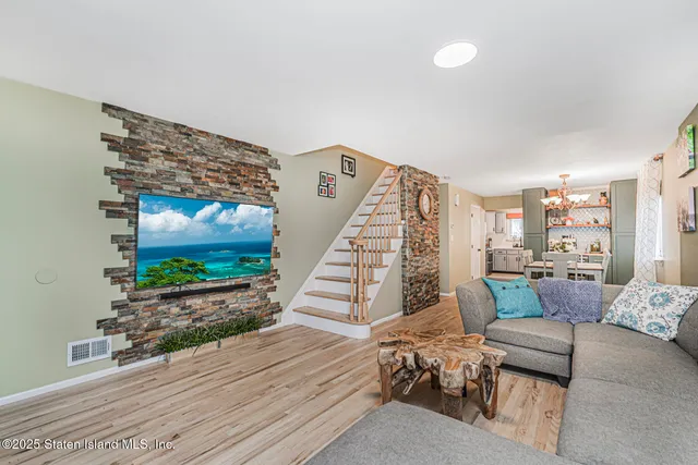 $825,000 | 29 Diaz Street | South Beach