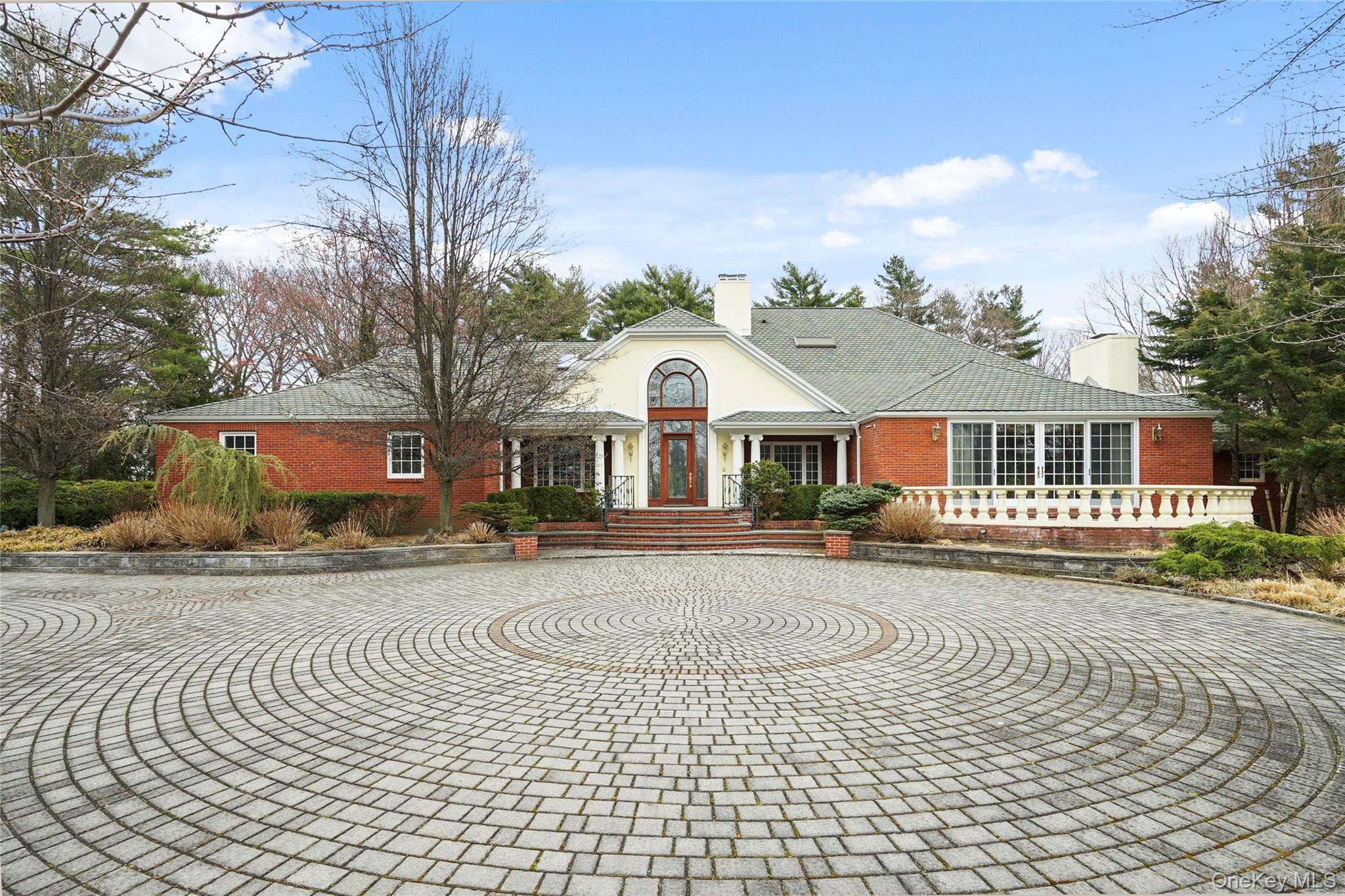 10 Hill Road Sands Point, NY 11050 - Photo 2 of 46