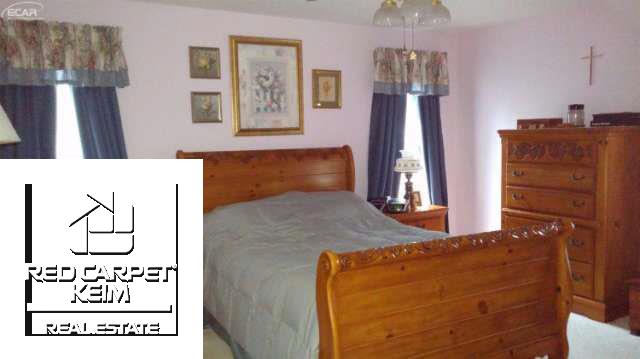16519 Whitaker Road Fenton, MI 48430 - Photo 13 of 22 21119900-12.JPG