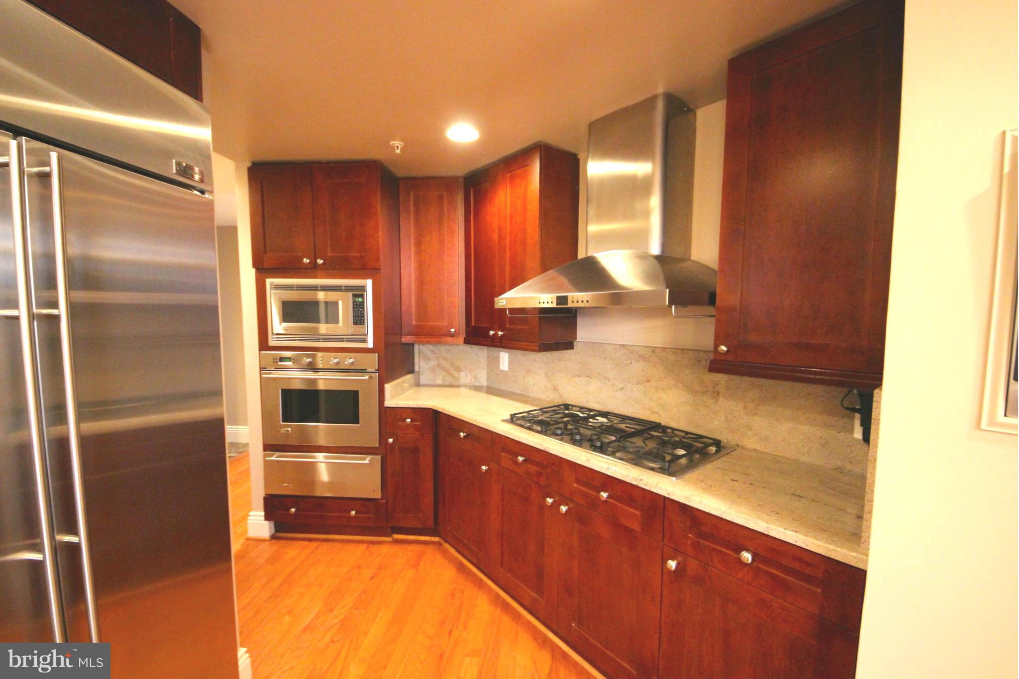11990 Market Street, Unit 402 Reston, VA 20190 - Photo 11 of 30 Kitchen