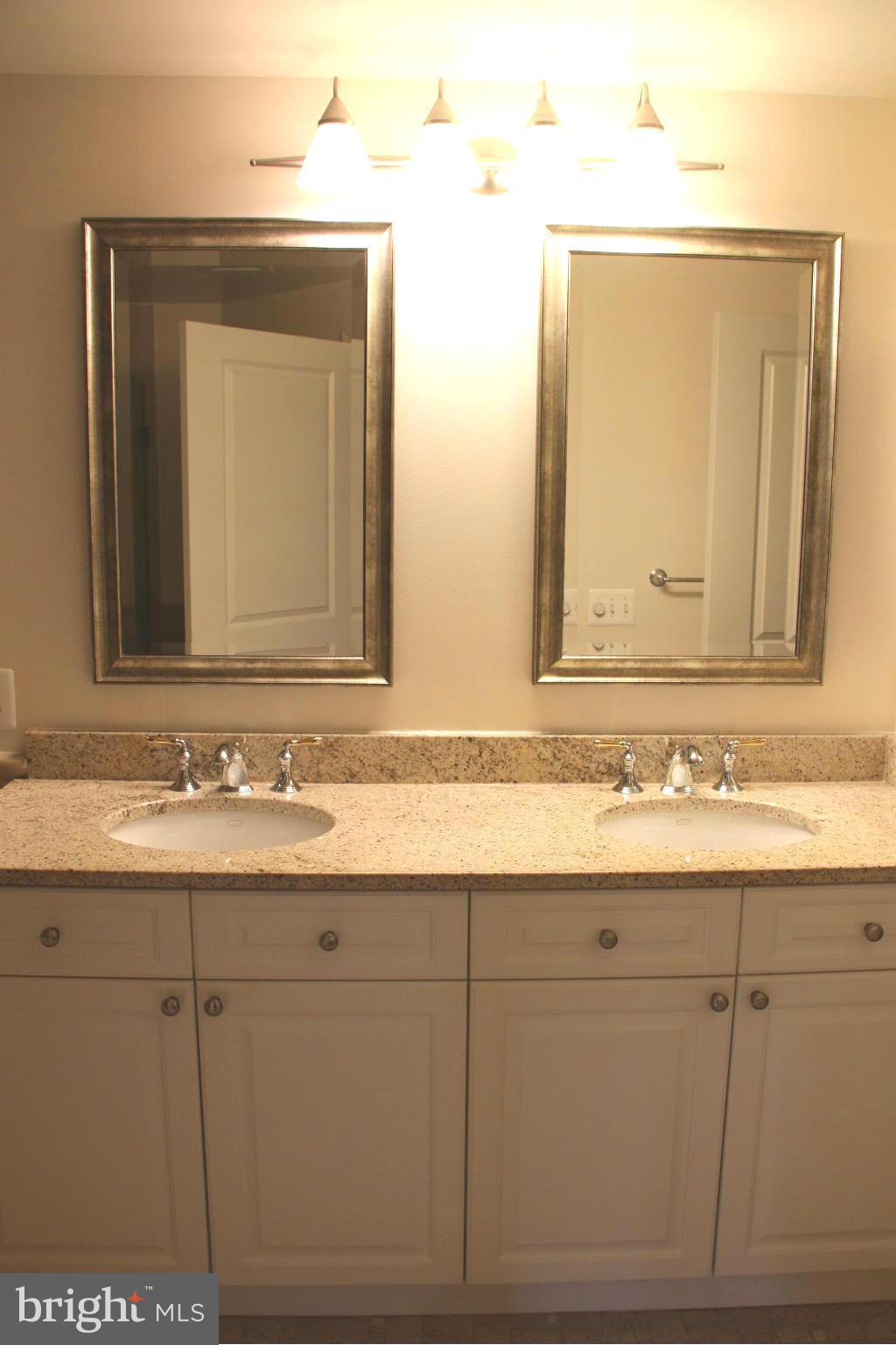 11990 Market Street, Unit 402 Reston, VA 20190 - Photo 19 of 30 Bath (Master)