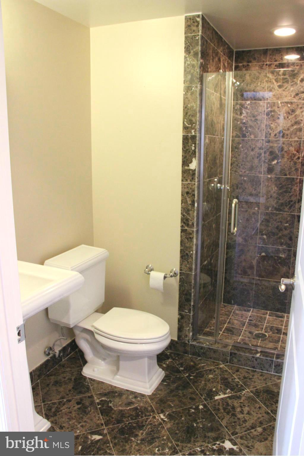 11990 Market Street, Unit 402 Reston, VA 20190 - Photo 24 of 30 Bath