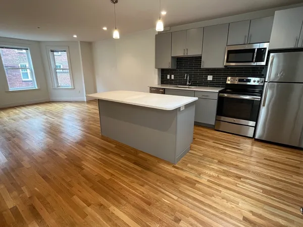 $3,800 | 166 Newbury Street, Unit 4R, Boston, MA 02116