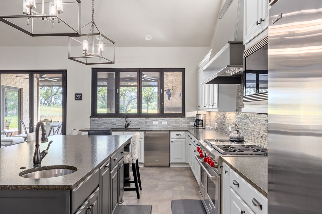 1013 Comanche Hills Kerrville, TX 78028 - Photo 19 of 45