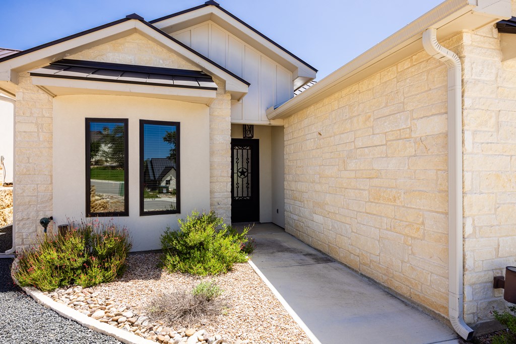 1013 Comanche Hills Kerrville, TX 78028 - Photo 6 of 45