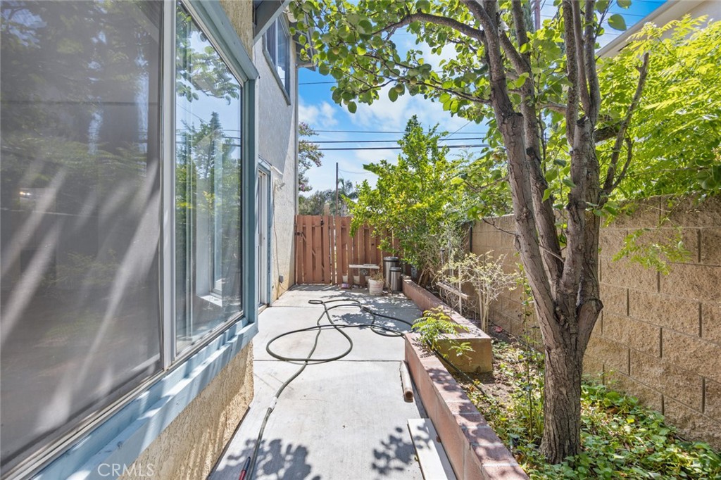 7527 Tampa Avenue, Unit 1 Reseda, CA 91335 - Photo 22 of 26