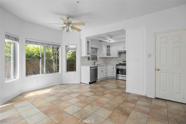 $664,900 | 7527 Tampa Avenue, Unit 1, Reseda, CA 91335