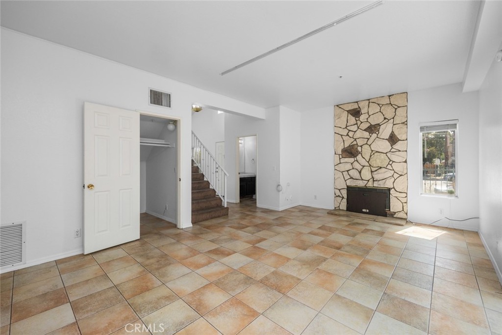 7527 Tampa Avenue, Unit 1 Reseda, CA 91335 - Photo 9 of 26