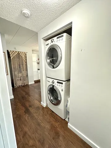 $244,900 | 75 Kristin Circle, Unit 126, Schaumburg, IL 60195