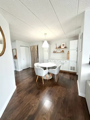 $244,900 | 75 Kristin Circle, Unit 126, Schaumburg, IL 60195