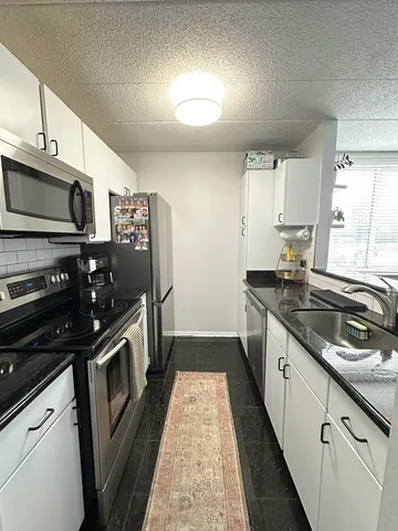 $244,900 | 75 Kristin Circle, Unit 126, Schaumburg, IL 60195