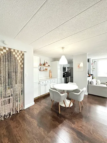 $244,900 | 75 Kristin Circle, Unit 126, Schaumburg, IL 60195