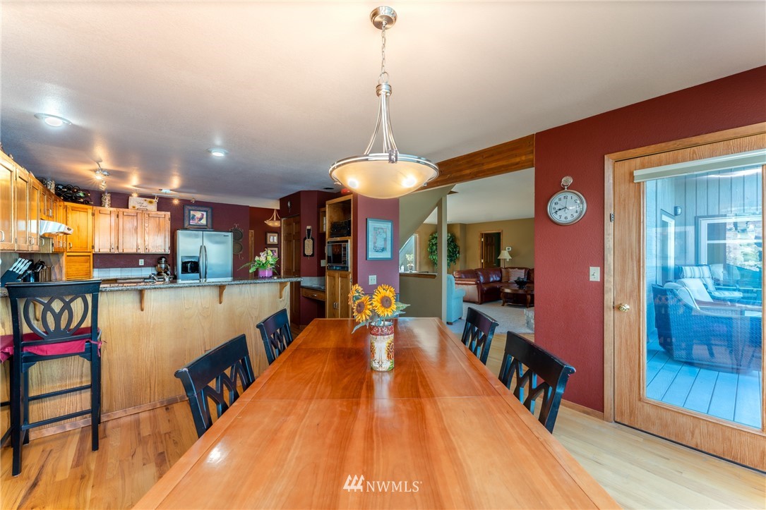 113 Riviera Place Chelan, WA 98816 - Photo 11 of 40 Gallery Image 11