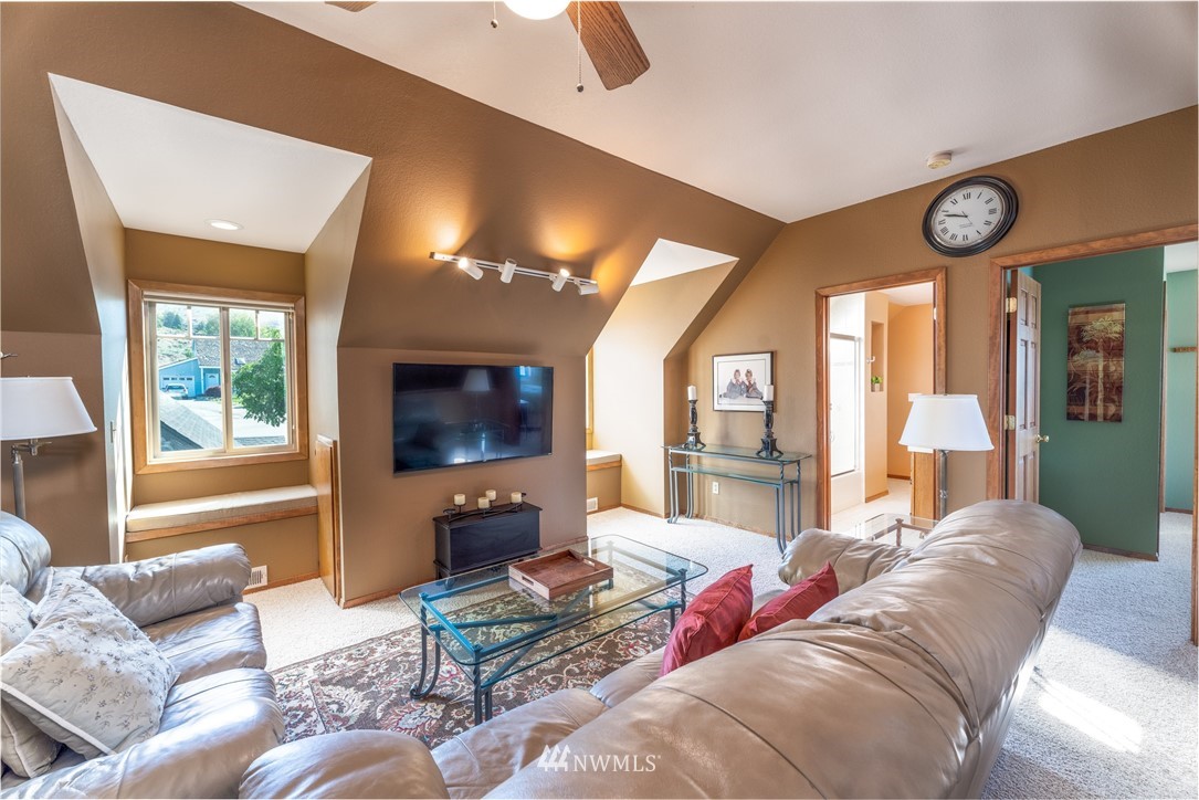 113 Riviera Place Chelan, WA 98816 - Photo 20 of 40 Gallery Image 20