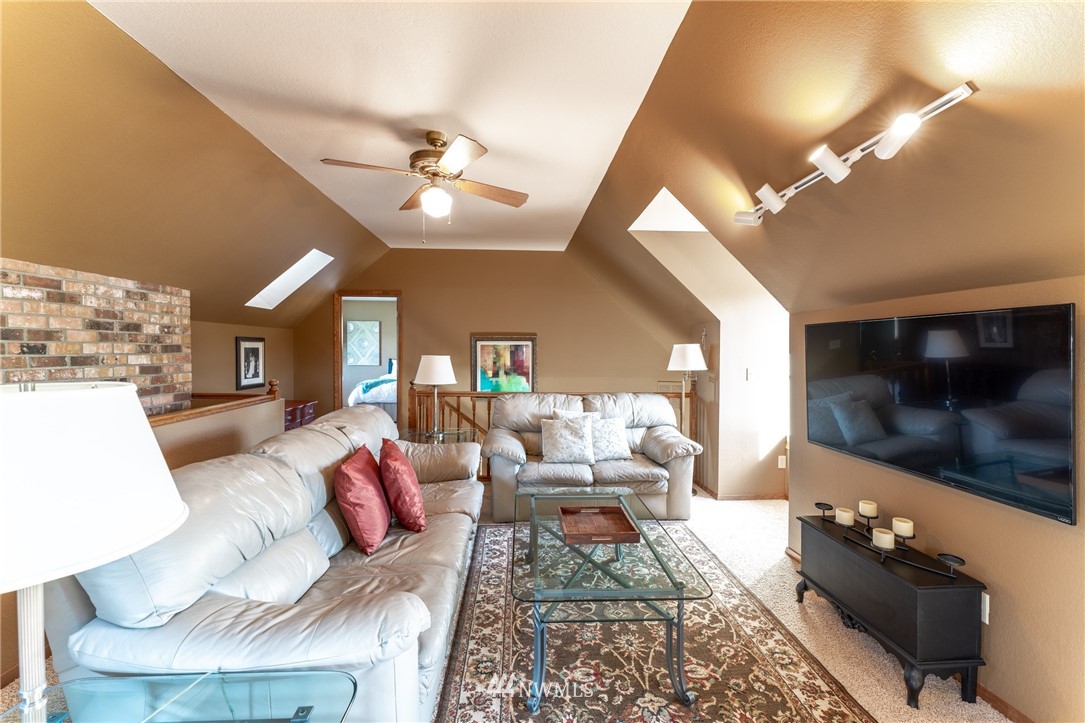 113 Riviera Place Chelan, WA 98816 - Photo 21 of 40 Gallery Image 21