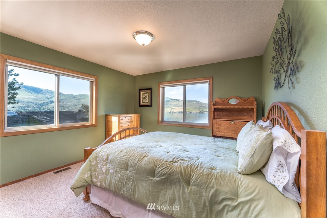 113 Riviera Place Chelan, WA 98816 - Photo 22 of 40 Gallery Image 22