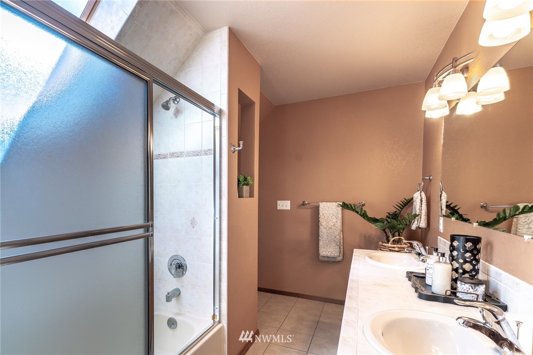 113 Riviera Place Chelan, WA 98816 - Photo 23 of 40 Gallery Image 23