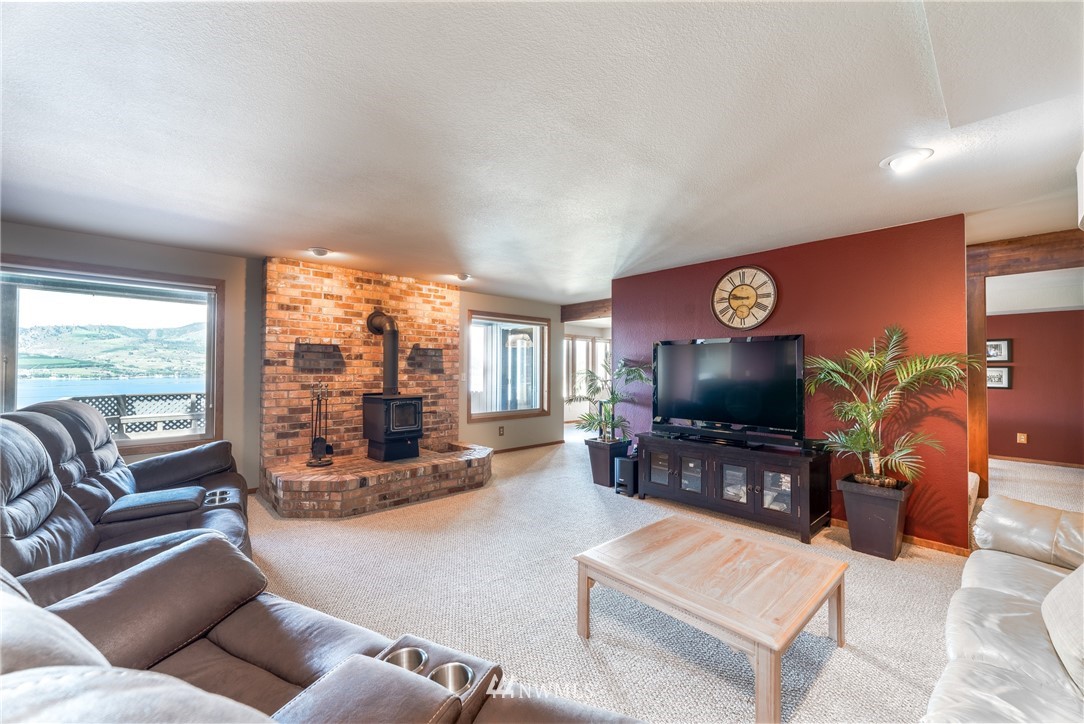 113 Riviera Place Chelan, WA 98816 - Photo 25 of 40 Gallery Image 25
