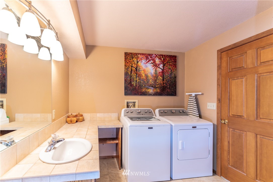 113 Riviera Place Chelan, WA 98816 - Photo 32 of 40 Gallery Image 32