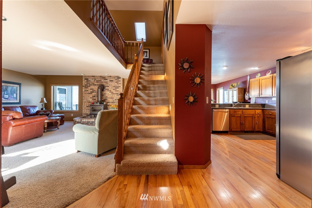 113 Riviera Place Chelan, WA 98816 - Photo 7 of 40 Gallery Image 7