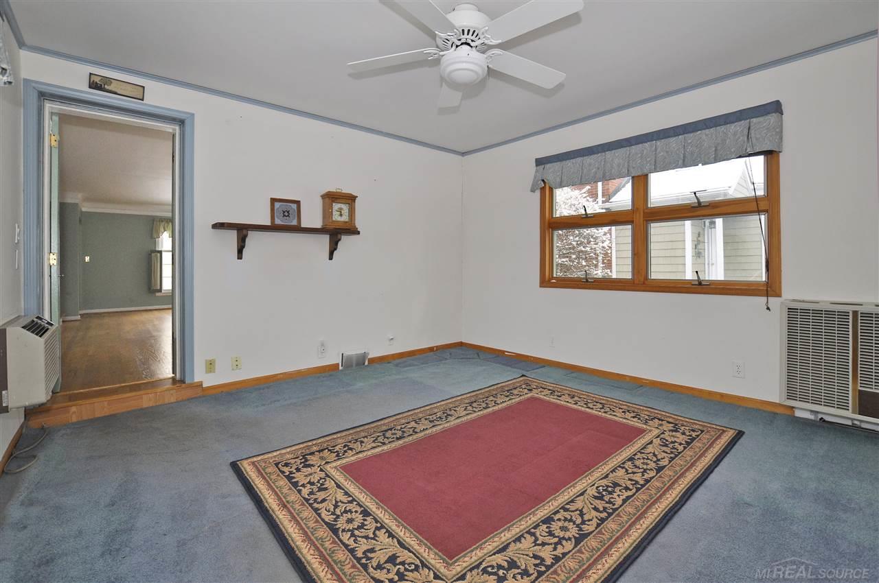 1565 Fairholme Road Grosse Pointe Woods, MI 48236 - Photo 7 of 25