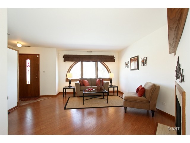 3642 Harlem Avenue Riverside, IL 60546 - Photo 3 of 10