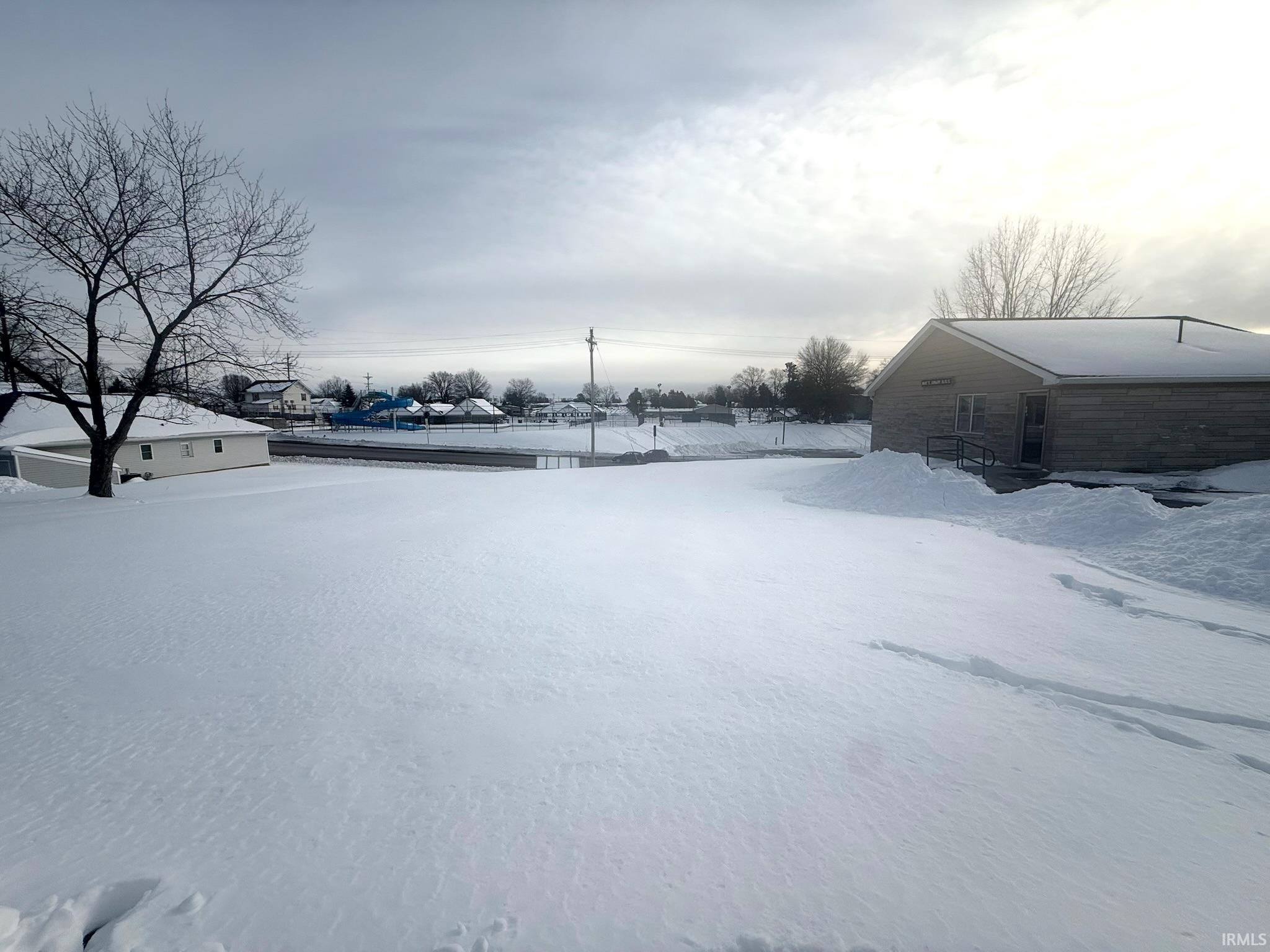 1811 16th Street Bedford, IN 47421 - Photo 3 of 4