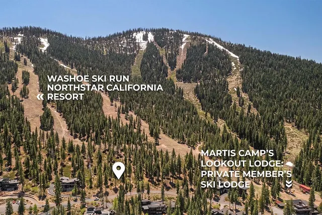 a view of a bunch of street view