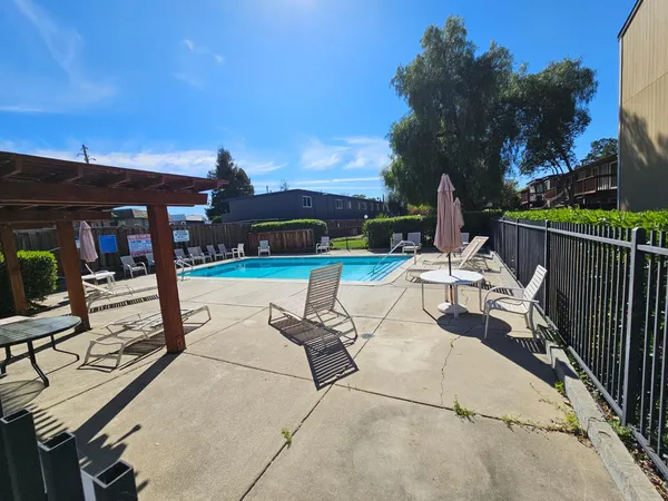 $275,000 | 1060 Oak Grove Road, Unit 37, Concord, CA 94518