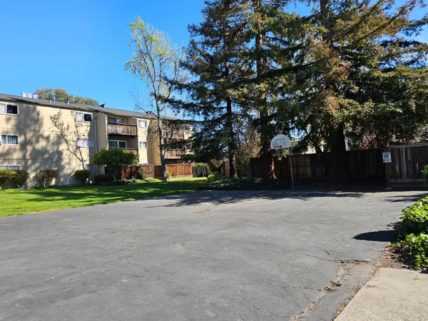 $275,000 | 1060 Oak Grove Road, Unit 37, Concord, CA 94518