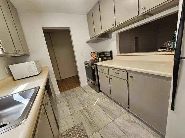 $275,000 | 1060 Oak Grove Road, Unit 37, Concord, CA 94518