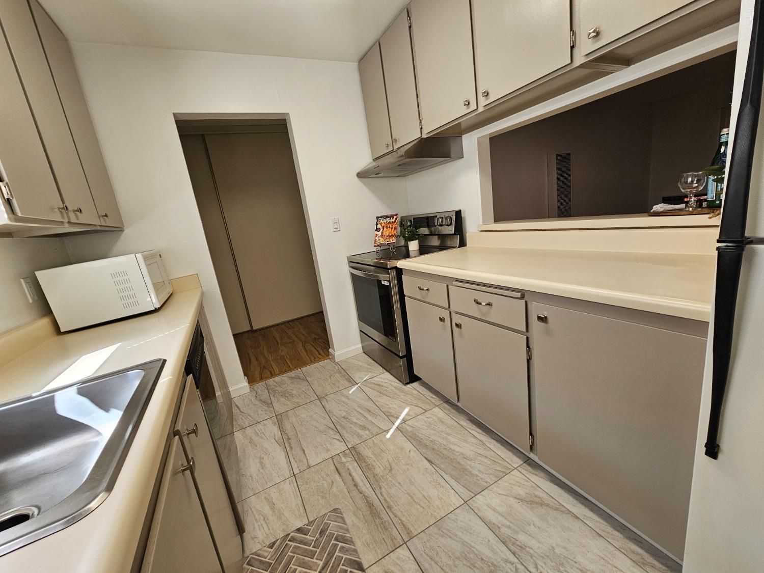 1060 Oak Grove Road, Unit 37 Concord, CA 94518 - Photo 4 of 34