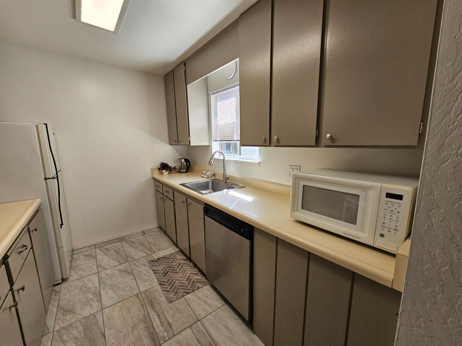 1060 Oak Grove Road, Unit 37 Concord, CA 94518 - Photo 6 of 34