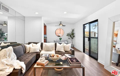 $768,000 | 848 Lincoln Boulevard, Unit N, Santa Monica, CA 90403