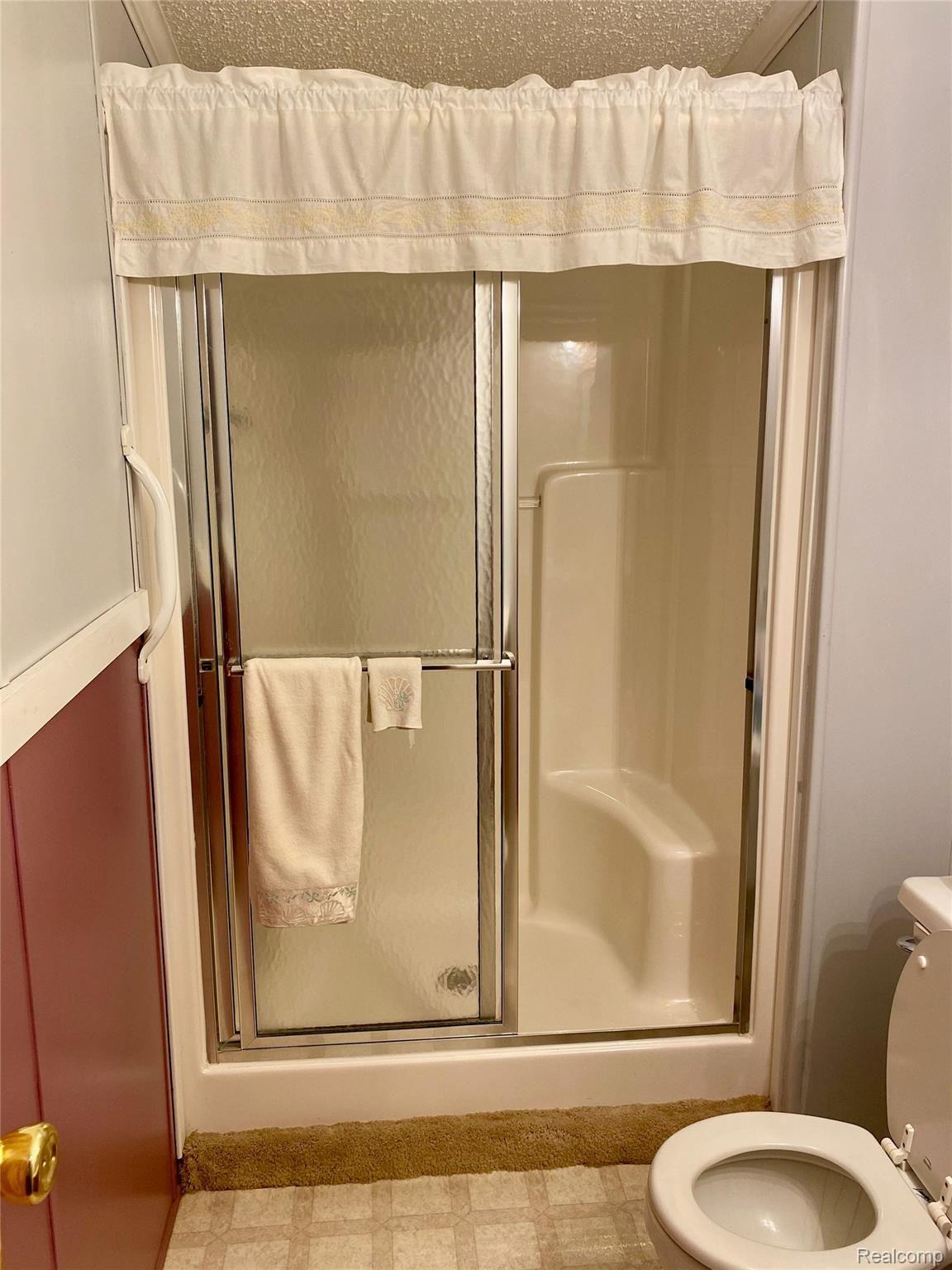 2914 East Hunters Creek Road Metamora, MI 48455 - Photo 31 of 33 Full Bath Shower