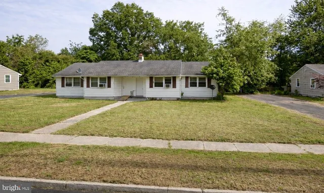 $300,000 | 920-922 Pembrown Road, Pemberton, NJ 08068