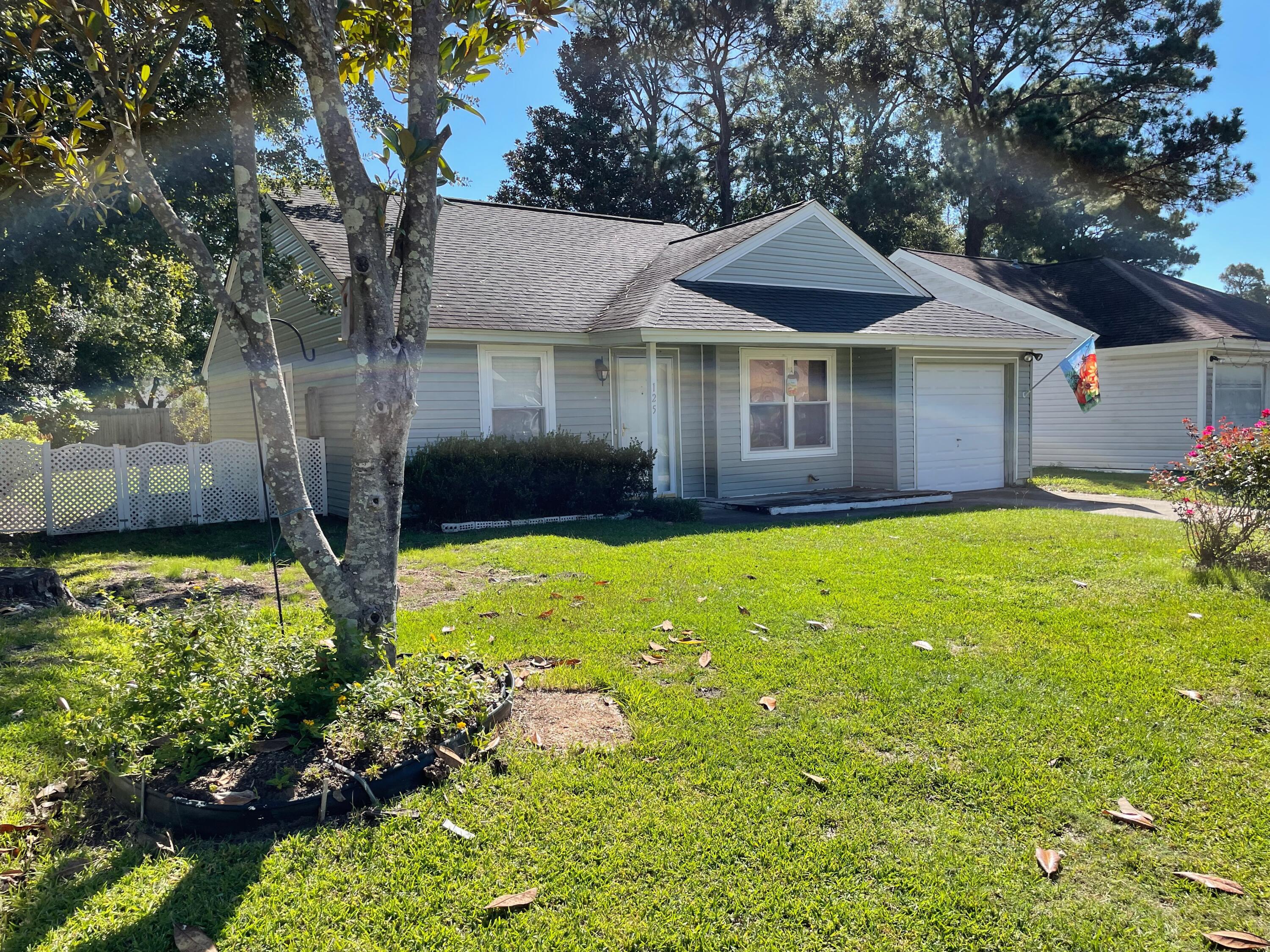 125 Lancashire Road Summerville, SC 29486 - Photo 1 of 11 IMG-2551