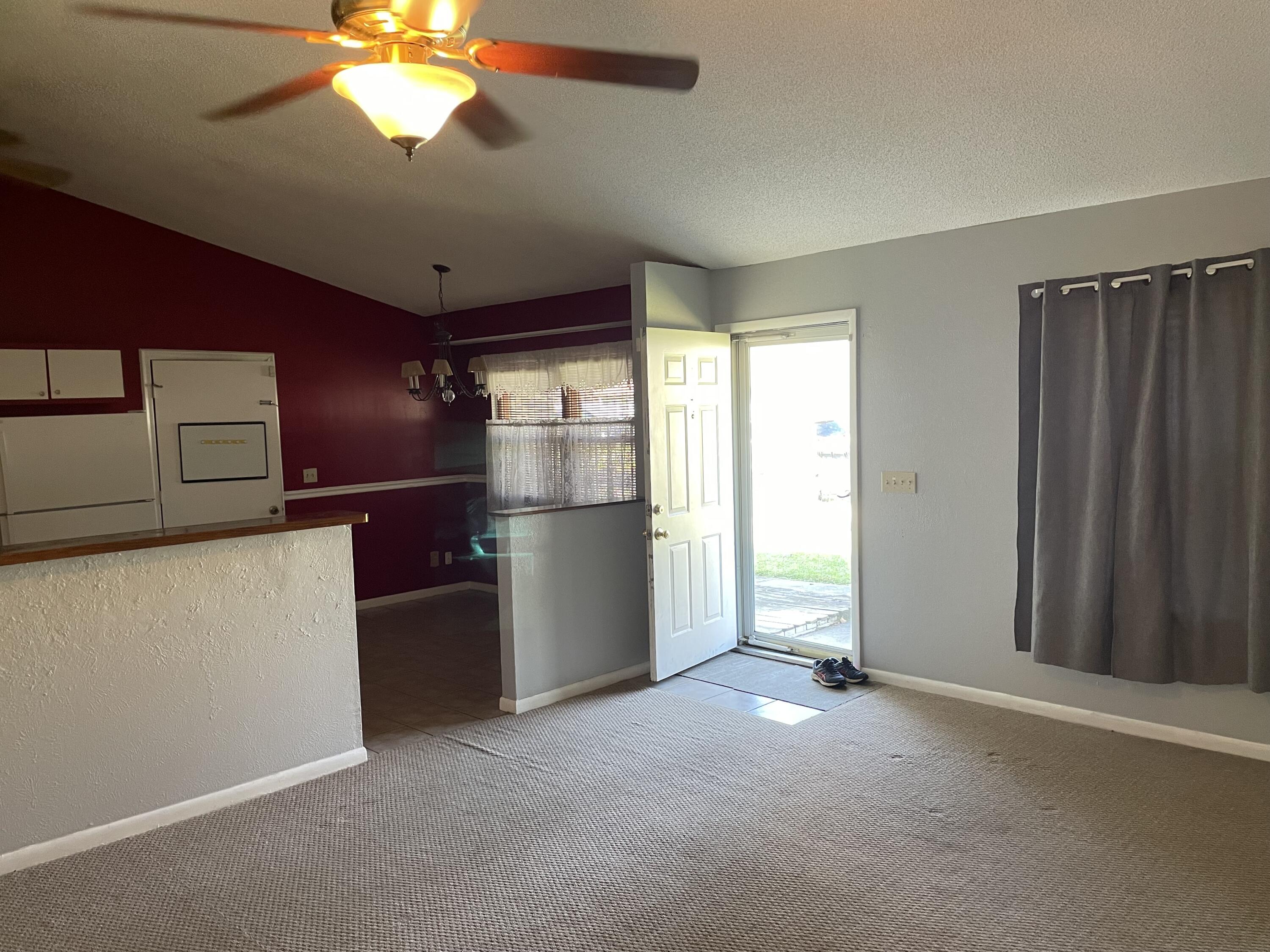 125 Lancashire Road Summerville, SC 29486 - Photo 8 of 11 IMG-2558