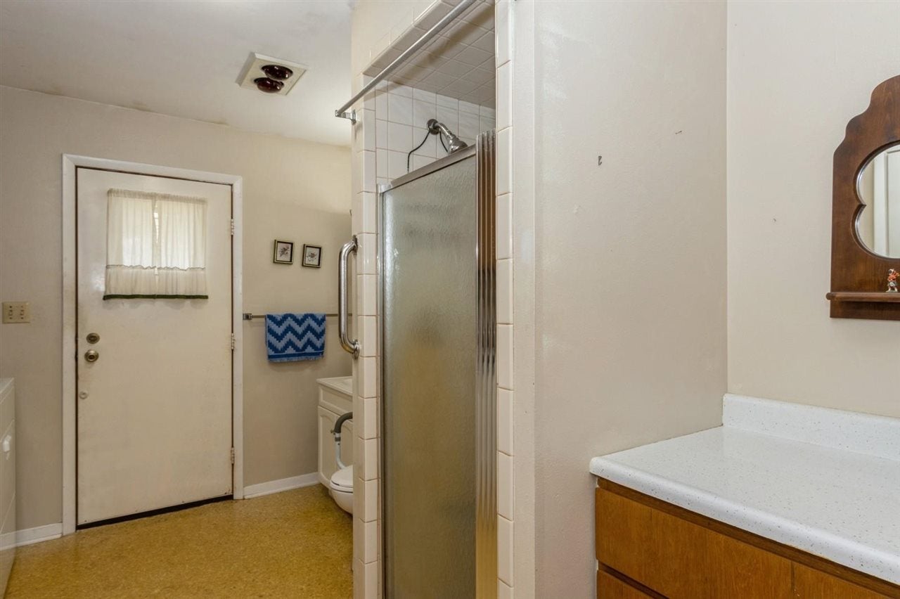 12011 Club Road Cedar Rapids, IA 52404 - Photo 10 of 21 Gallery Image 10