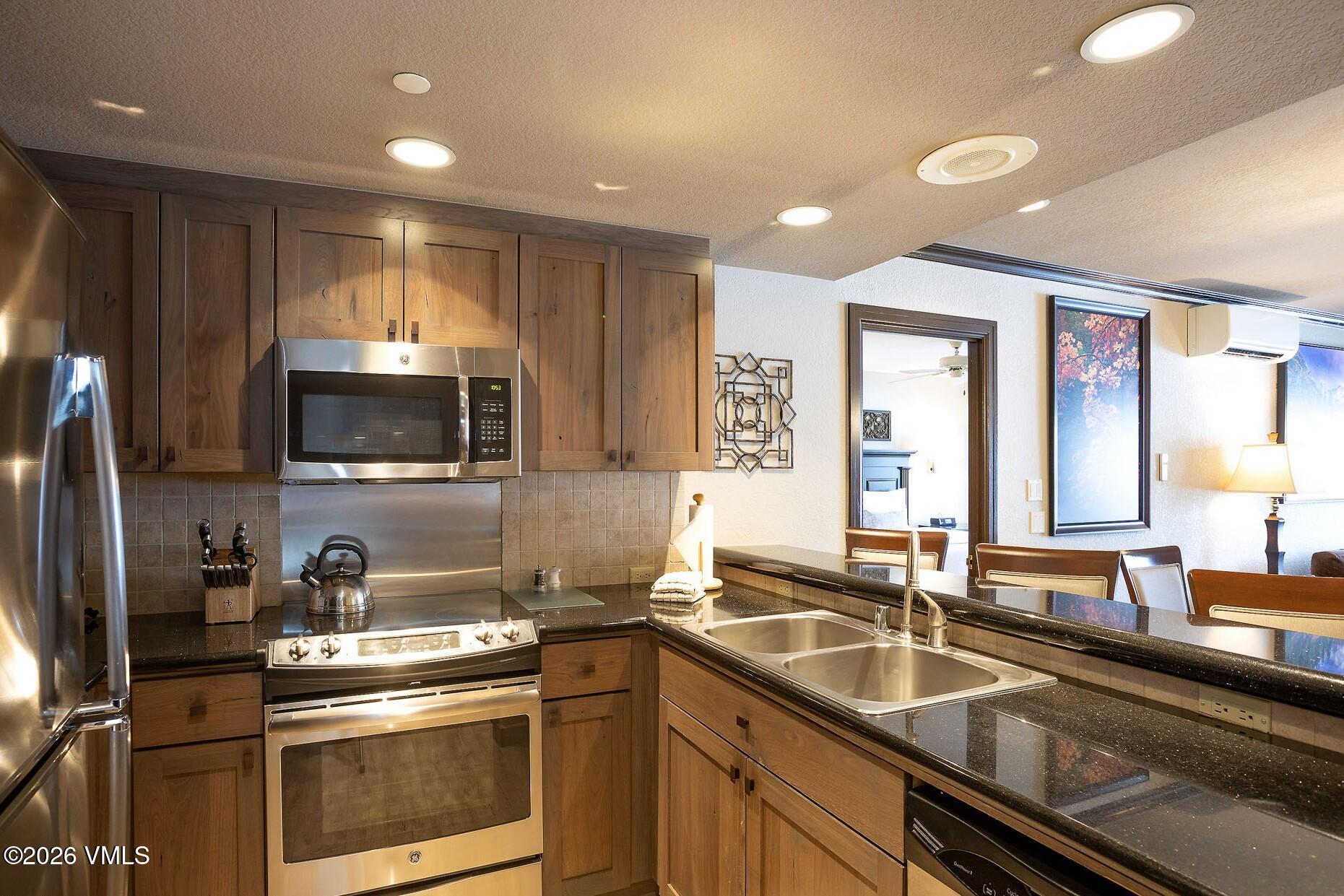 210 Offerson Road, Unit R305 WEEK 14 Beaver Creek, CO 81620 - Photo 9 of 24 0E7A0177-NW